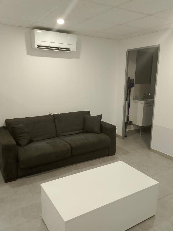 Gîte pour 4 personnes, avec terrasse et jardin à Vaulx - 2