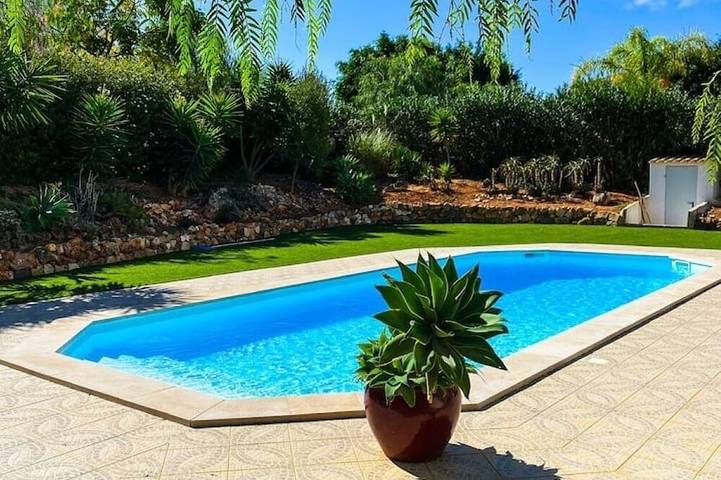 Villa for 8 people, with garden in Portimão
