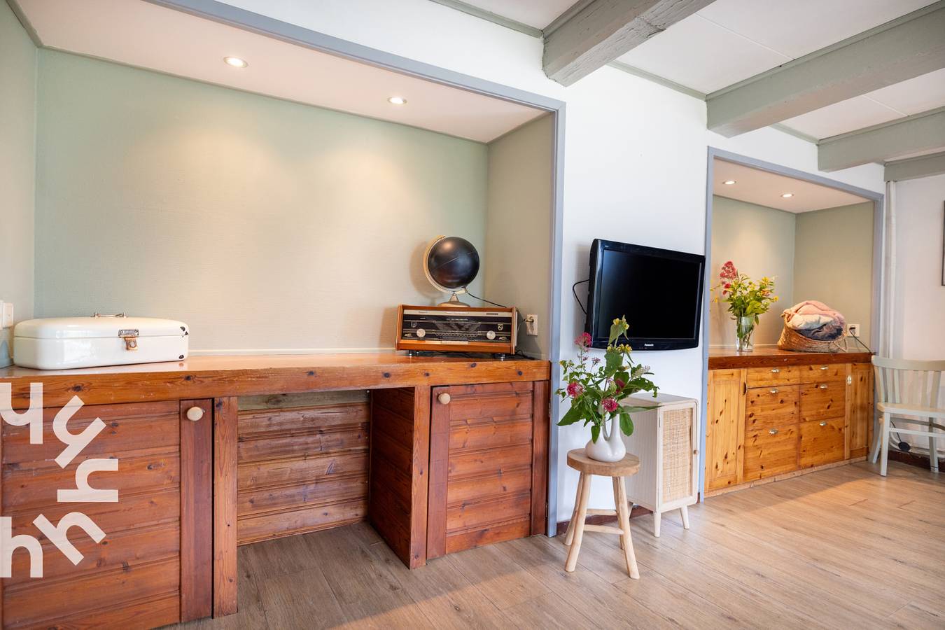 Schön gelegenes 12-Personen-Ferienhaus mit großem Garten in Burgerburg in Noord-Holland in Noord-Holland - Nordseeküste