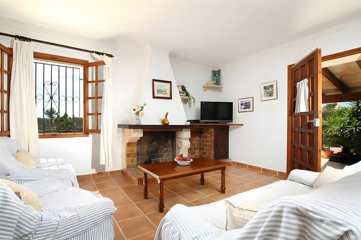 Villa 'L'Embat' avec vue sur les montagnes, piscine privée et Wi-Fi in Pollença, Majorque du Nord