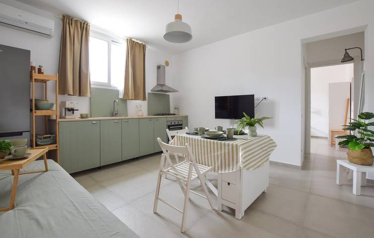 Chic Apartment with WiFi & Terrace Near Fooddie Osteria Siciliana in Menfi, Agrigento Province