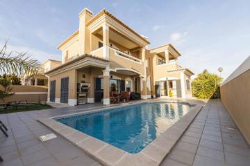 Beach House for 6 People in São Gonçalo de Lagos, Algarve, Photo 1