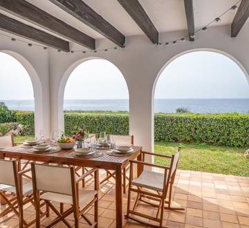 Casa de vacaciones para 6 personas, con vistas además de jardín y piscina en Cap d'Artrutx