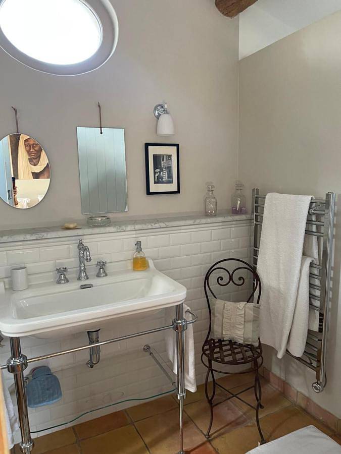 Location de vacances pour 2 personnes, avec vue ainsi que jardin et piscine à Taradeau - 2