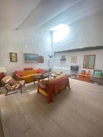 Gîte pour 6 personnes, avec balcon et vue à Maury