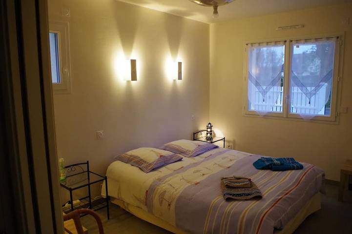 Location de vacances pour 6 personnes, avec terrasse et jardin dans Plage De Treherve - 2