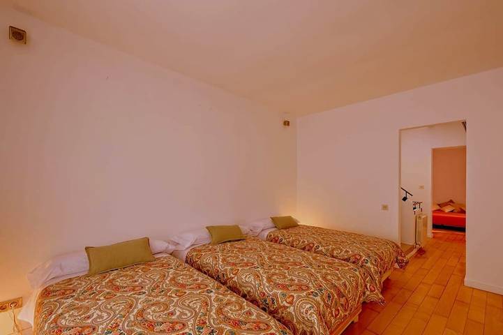 Town House next to Barcelona Center in Urbanizacion Montcabrer, Vilassar de Dalt