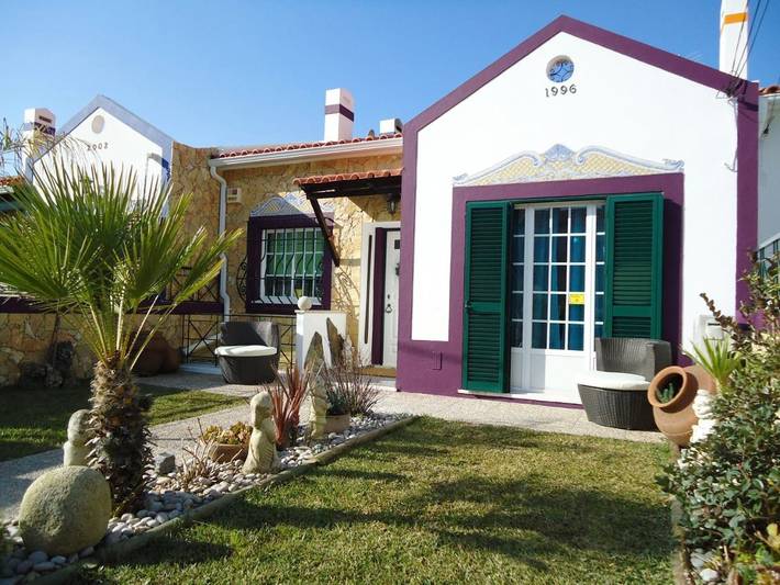 Location de vacances pour 4 personnes, avec Balcon ainsi que Jardin et Vue dans Zambujal de Cima