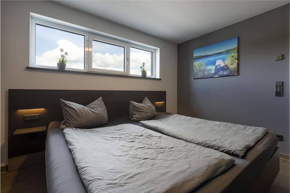 Traumhaus/Privatstrand 150m²,Sauna,Kamin,Terrasse,Garten,Grill,Boot,nähe Leipzig in Löbnitz, Nordsachsen