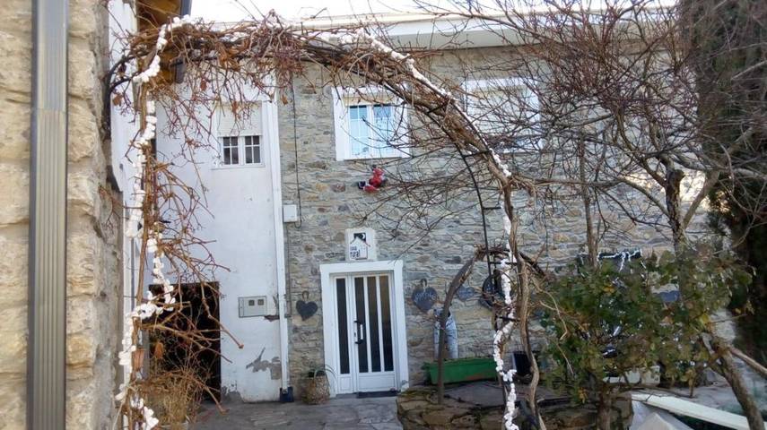 Casa rural para 10 personas, con piscina además de vistas y jardín en El Bierzo - 2