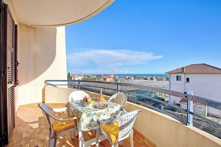 Ferienwohnung für 4 Personen, mit Balkon und Pool - 1
