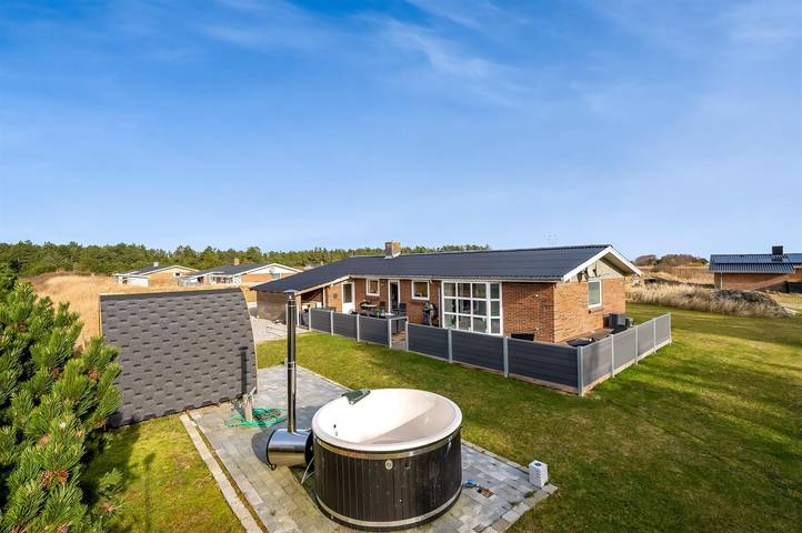 Ferienhaus für 8 Personen, mit Whirlpool und Terrasse sowie Sauna in Klegod