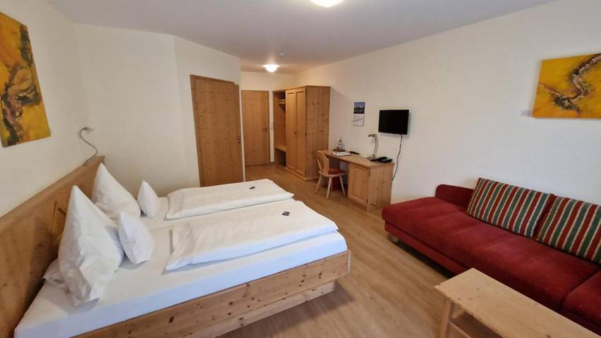 Hotel für 2 Personen, mit Terrasse in Absberg - 4