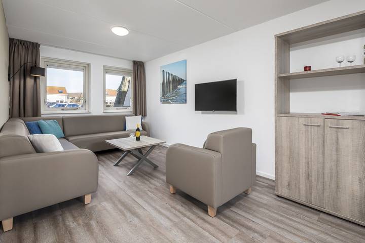 Ferienhaus für 8 Personen, mit Balkon/Terrasse und Terrasse sowie Garten und Pool in Schouwen-Duiveland - 2