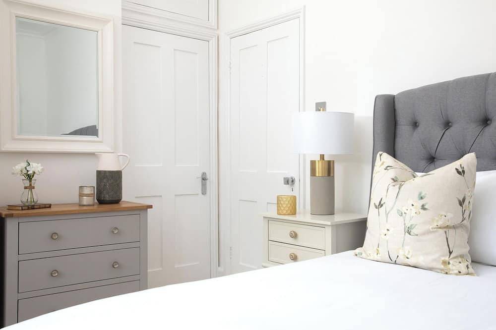 Beautiful Iconic Listed Building with Views Overlooking the Arundel Cathedral in Arundel, South Downs