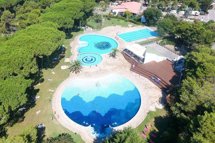 Bungalow für 6 Personen, mit Pool und Garten in Kampanien
