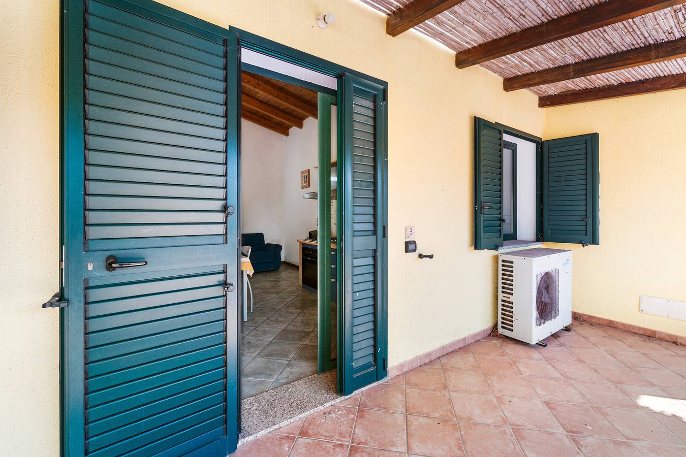 Ferienhaus Residenz Sulcis 6 mit Gemeinschaftsterrasse und Klimaanlage in Is Cuccus, Masainas