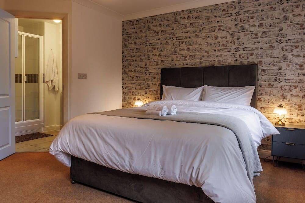 Comfortable 4-bedroom home / park view / pet friendly / close to the hospital in Aylesbury, Chiltern Hills