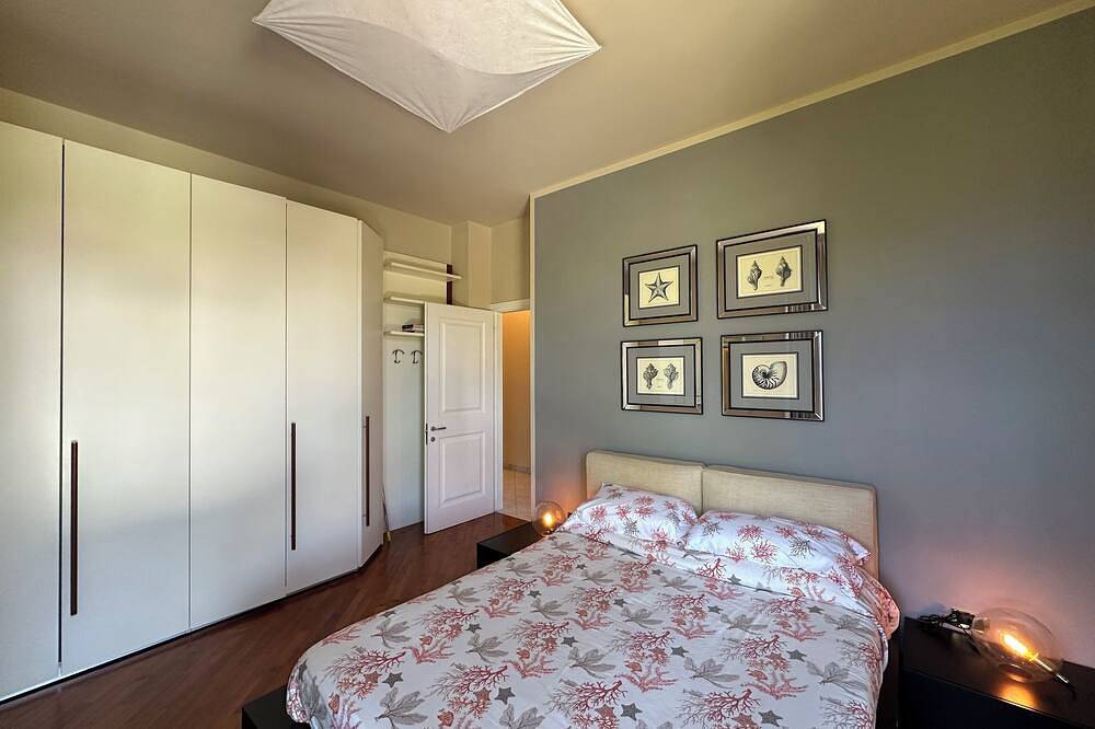 **Last Minute** Villa Torre Sleeps 8 with 2 pools, A/C few steps from the beach in Massa (Italie), Riviera Italienne