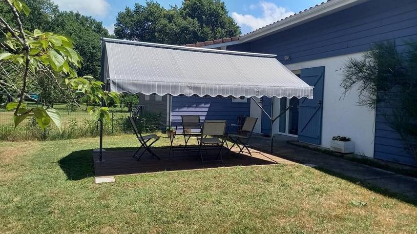 Gîte pour 4 personnes, avec Terrasse ainsi que Jardin et Vue