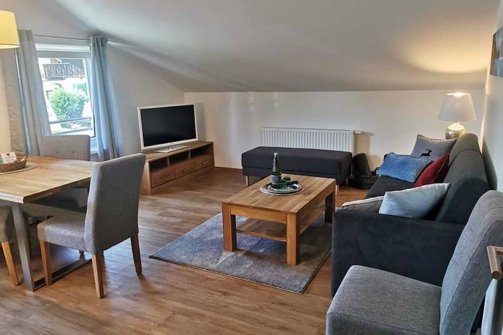Ganze Wohnung, Apartment Waldhorn Fewo für 2 Personen mit Badeplatz in Sankt Wolfgang im Salzkammergut, Bezirk Gmunden