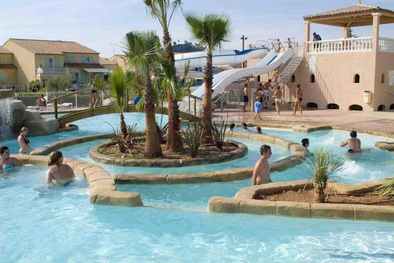 Zecamping 5 étoiles espace aquatique locatif Tv Lv Bbq 120m2 in Vidauban, Draguignan region