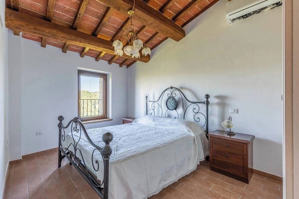 Casa con 4 camere piscina e Ac in Collazzone, Perugia e dintorni