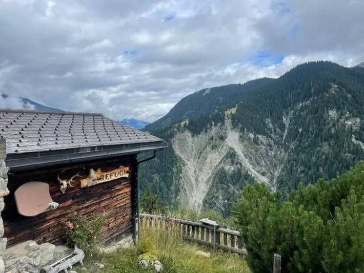 Ganze Ferienwohnung, Maiensäss Refugi, Val Sumvitg - 3 Zimmer Maiensäss für max. 6 Pers. in Sumvitg, Alpenarena