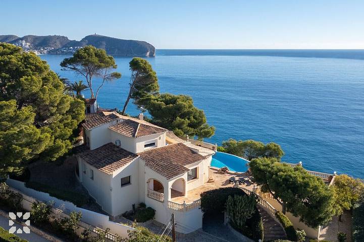 Villa für 10 Personen, mit Terrasse und Garten - 1