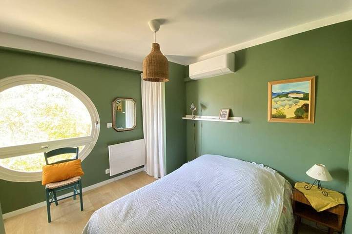 Gîte pour 4 personnes, avec terrasse dans Plage de la Madrague - 3