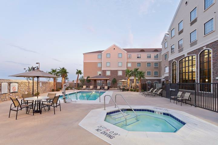 Estudio entero, Estudio para 2 personas con piscina in El Paso City Limits, Condado de El Paso