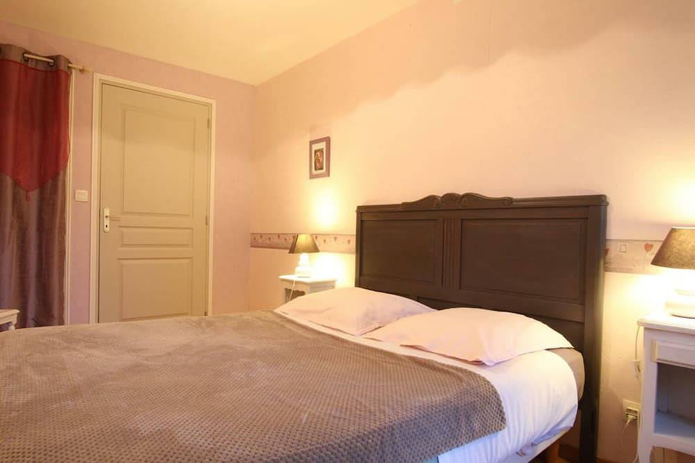 Casa acogedora con jardín privado, terraza y vistas al valle in Saint-Lô, Región de Saint-Lô