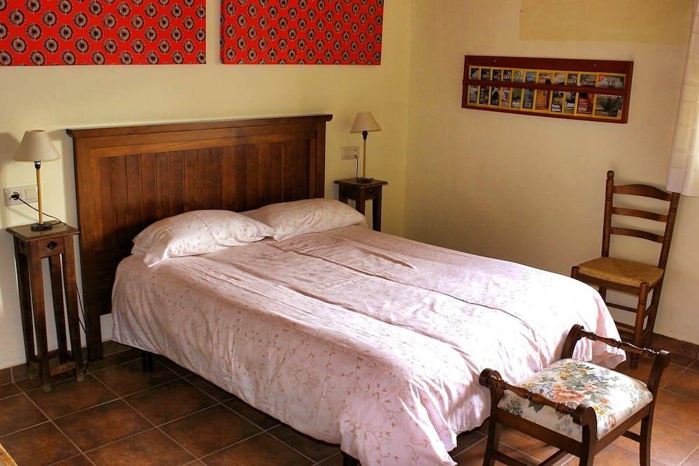 Detached house, with 2 bedrooms, in the middle of nature (A1) in Berzocana, Cáceres Region