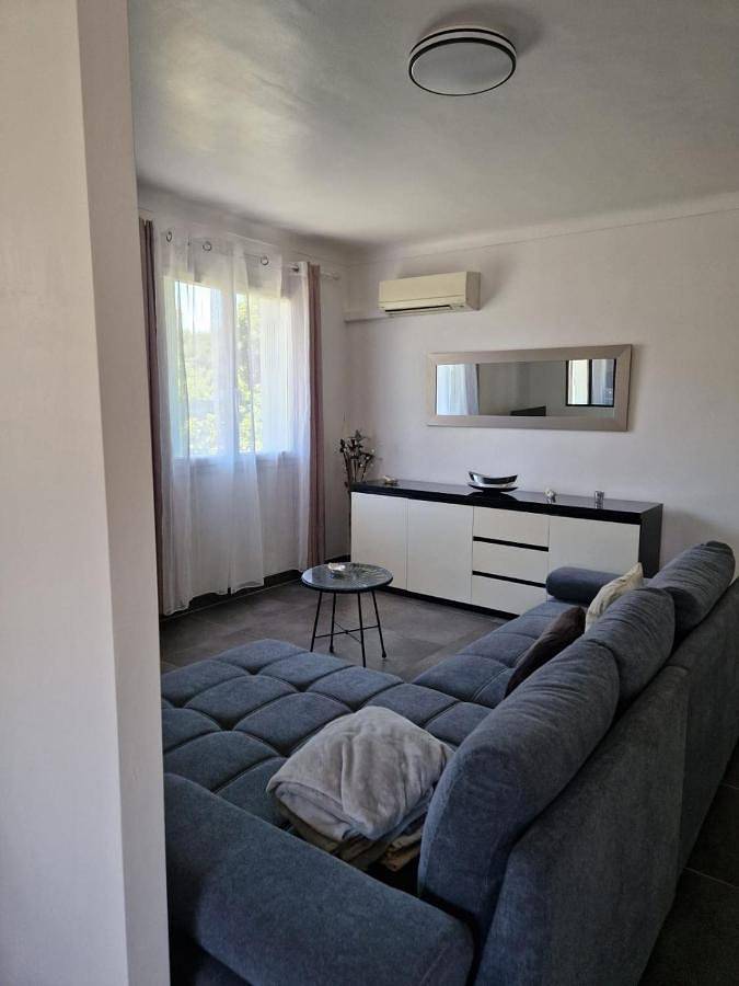 Gîte pour 4 personnes, avec terrasse et jardin dans Port du Cros de cagnes - 3