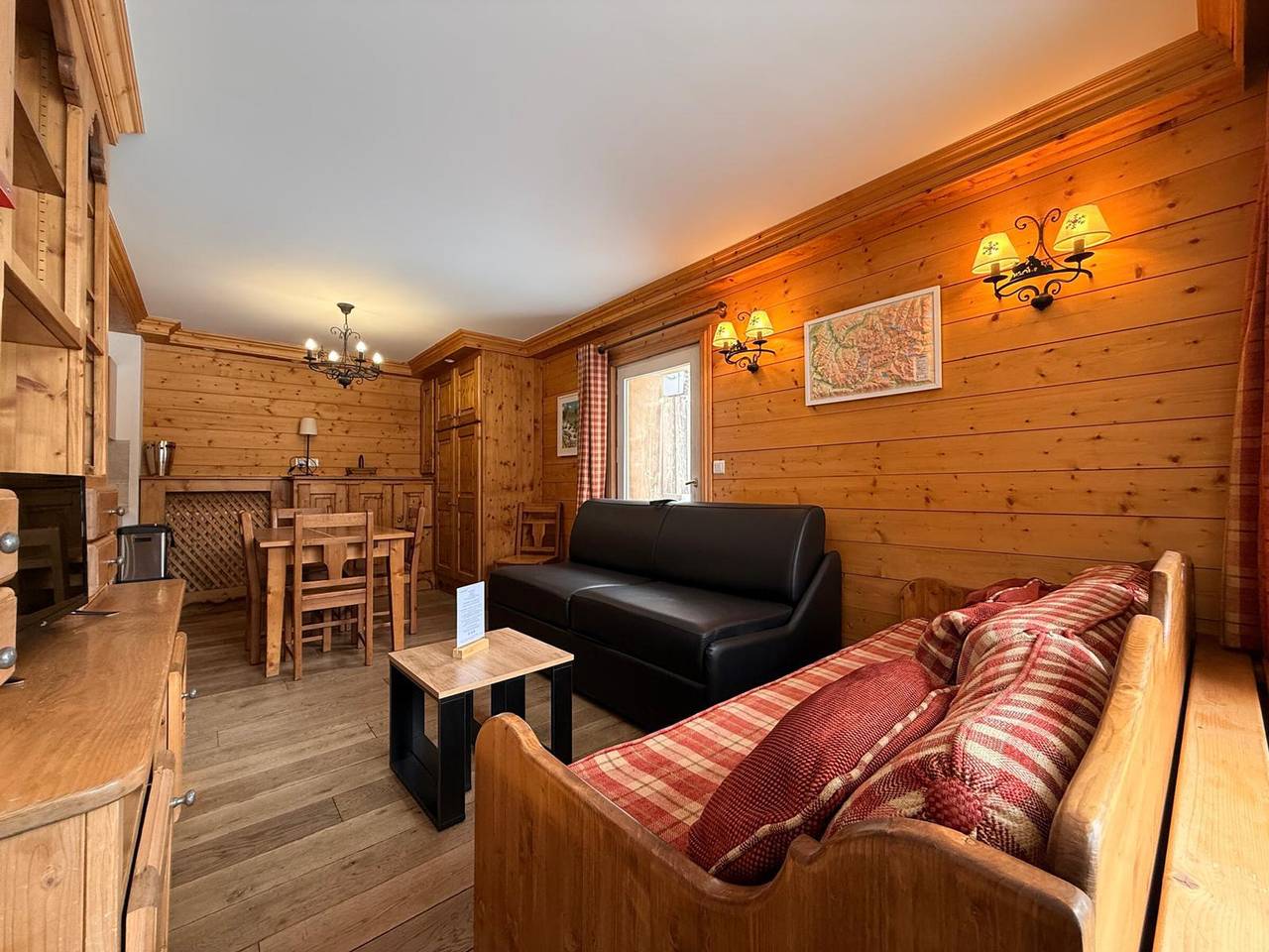 Appartamento intero, 2-room apt in Tignes, perfect for 5, near slopes and amenities in Tignes, Parco Nazionale della Vanoise