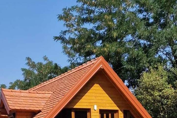 Ferienhaus für 6 Personen, mit Whirlpool und Terrasse sowie Garten und Sauna