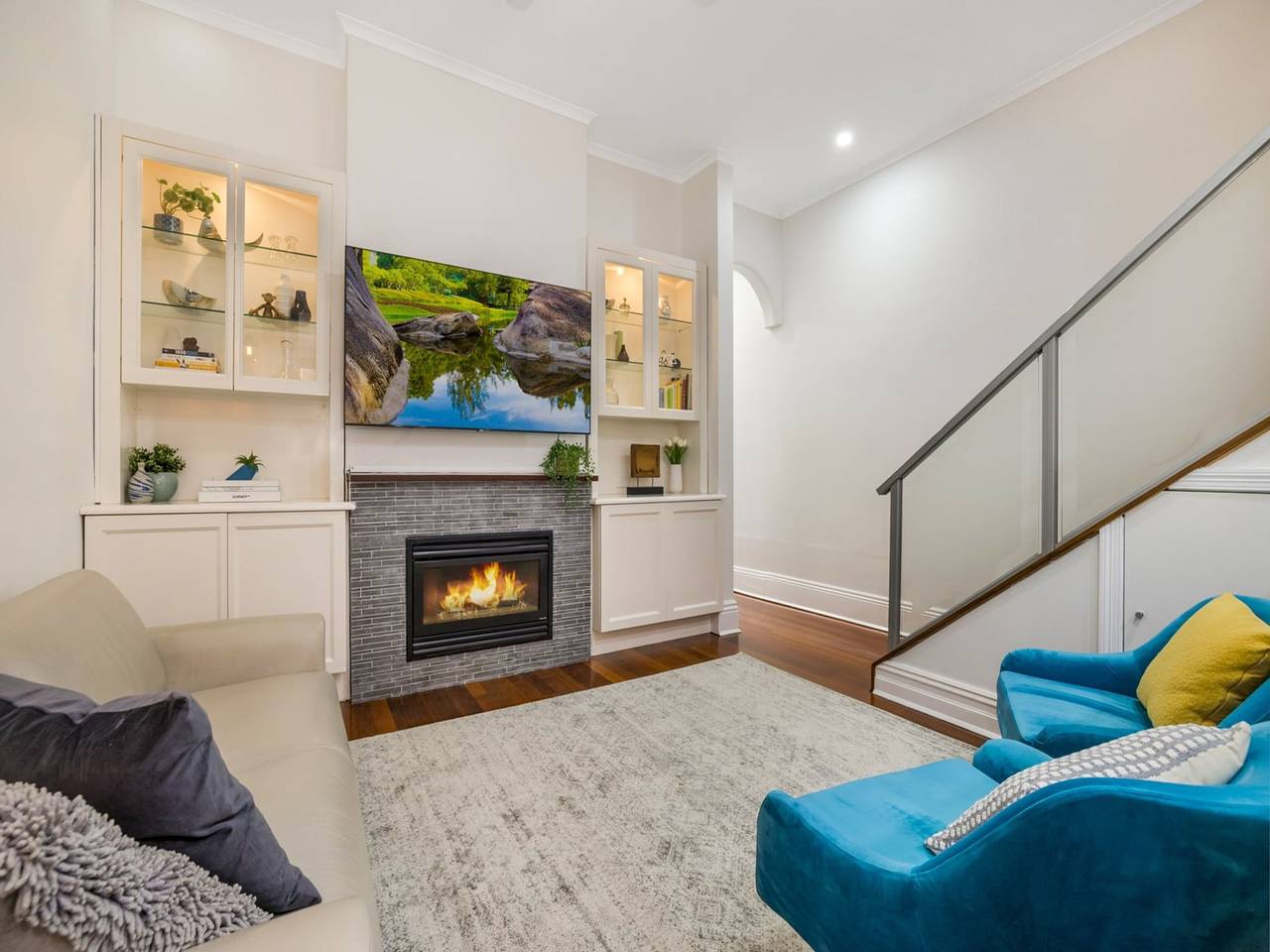 Entire apartment, Unique 2- Storey Victorian Terrace near Errol St in North Melbourne, Melbourne