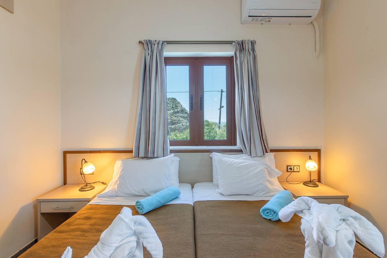 One Bedroom Beachfront Apartment with Sea View in Agia Galini in Agia Galini, Rethymno region