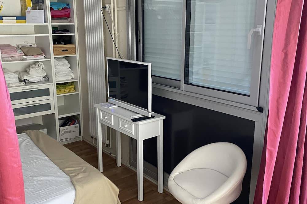 Appartement entier, Studio raffiné en coeur de ville pour des vacances à deux et visiter L'Aquitane in Mérignac, Région de Bordeaux
