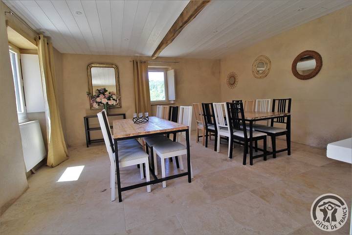 Gîte pour 15 personnes, avec jardin, animaux acceptés dans Rhône - 2