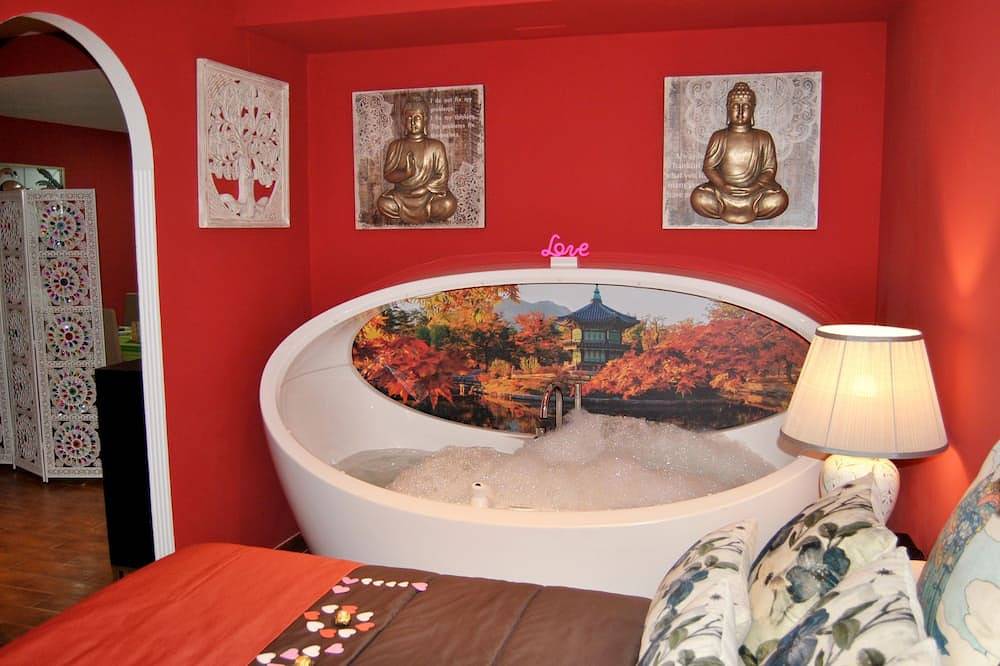 Ganze Wohnung, Deluxe Wohnung Mit Jacuzzi Liebe Für Zwei in Collado Mediano, Madrid Province