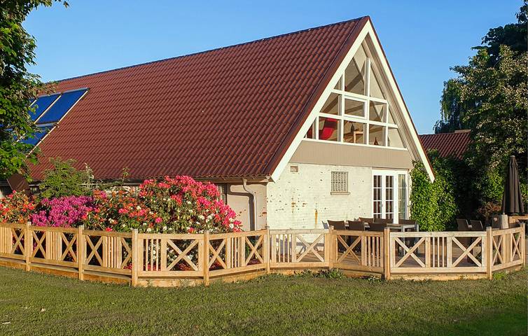 Ferienwohnung für 6 Personen, mit Terrasse und Garten sowie Pool, mit Haustier - 1