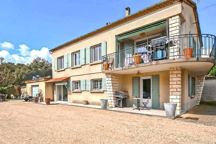 Appartement de vacances pour 4 personnes, avec jardin à Orange