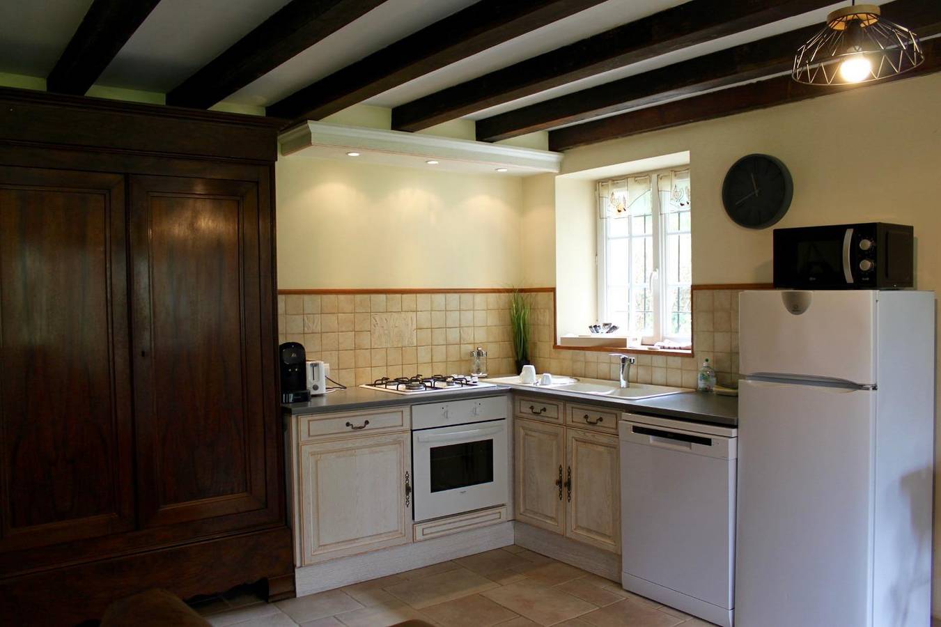 Gîte pour 6 pers avec étang privé in Saint-Berain-sous-Sanvignes, Région d'Autun