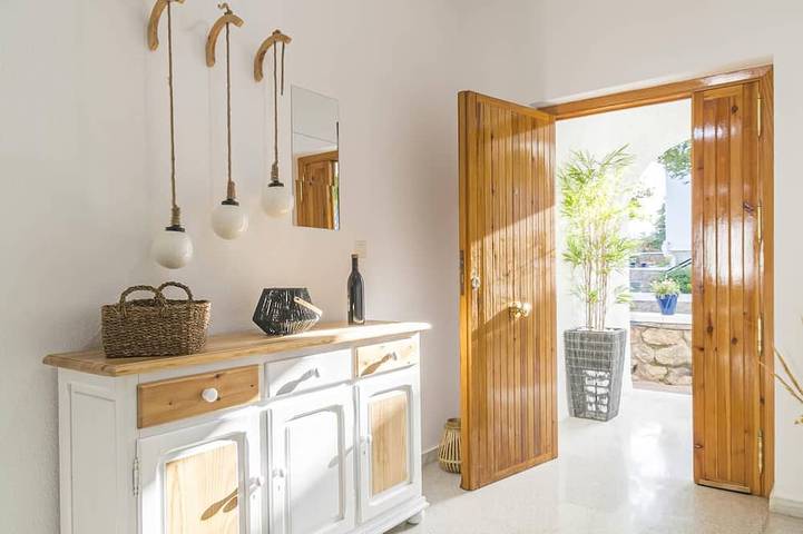Chalet para 10 personas, con piscina además de balcón y jardín, Se admiten mascotas - 1