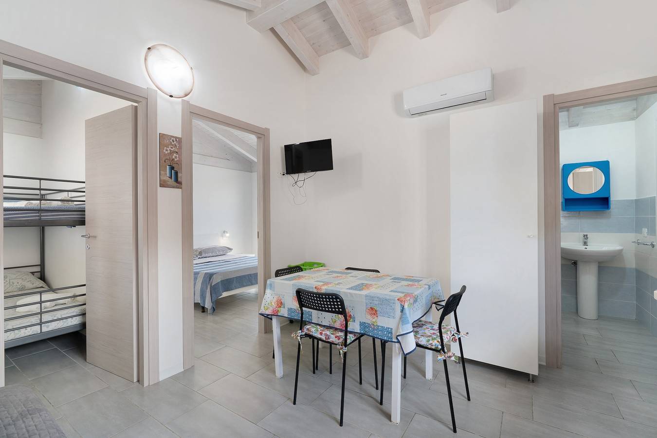 Apartamento entero, Casa Azzurra Beach frente al mar con acceso directo a la playa in Reitani, Municipio de Noto