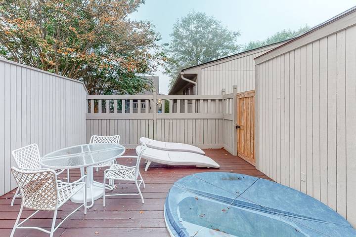 Vacation rental for 2 people, with pool and hot tub as well as terrace and sauna in Delaware