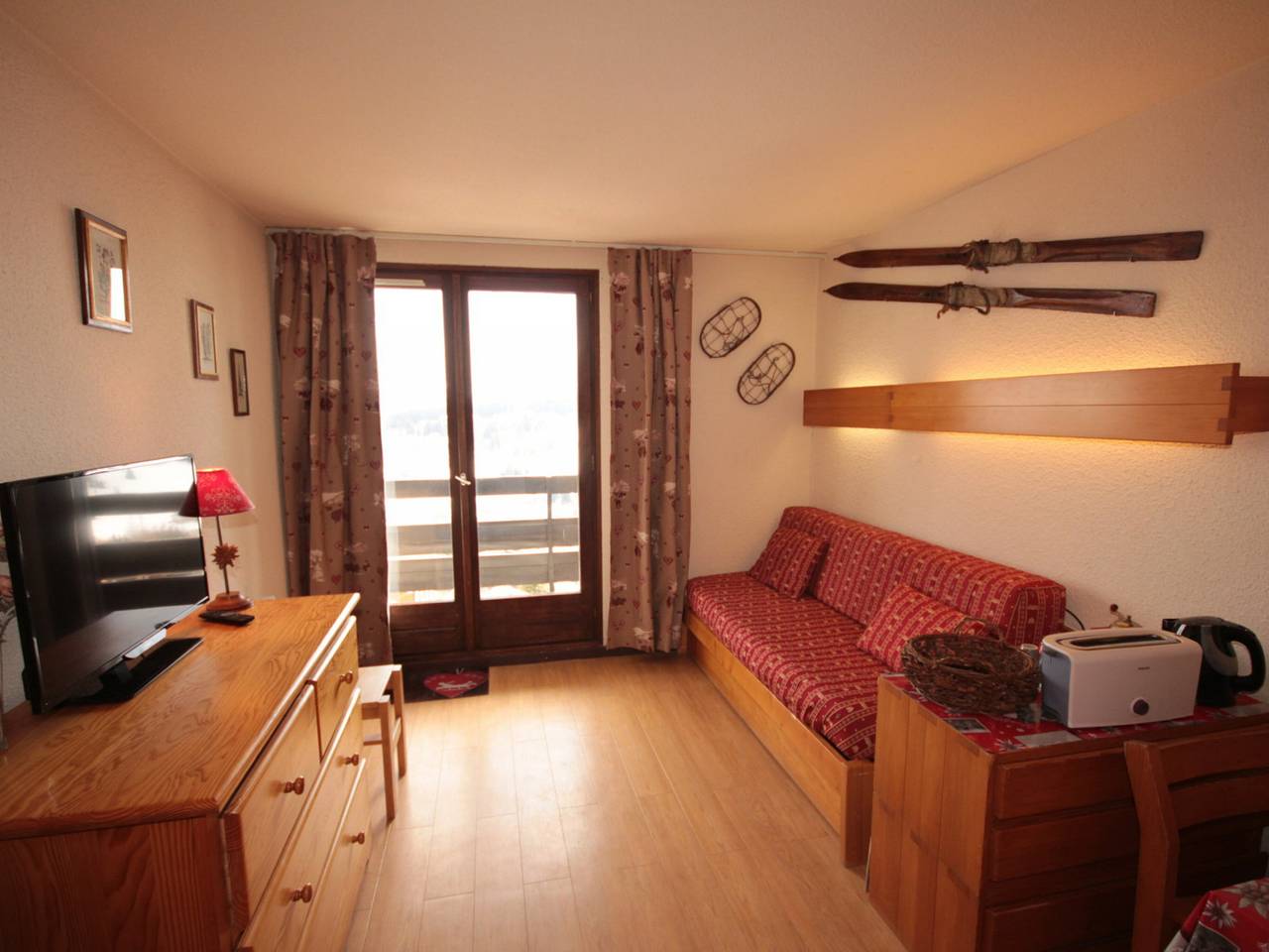 Studio entier, Studio lumineux avec balcon sud, animaux admis in Les Saisies, Région d'Albertville