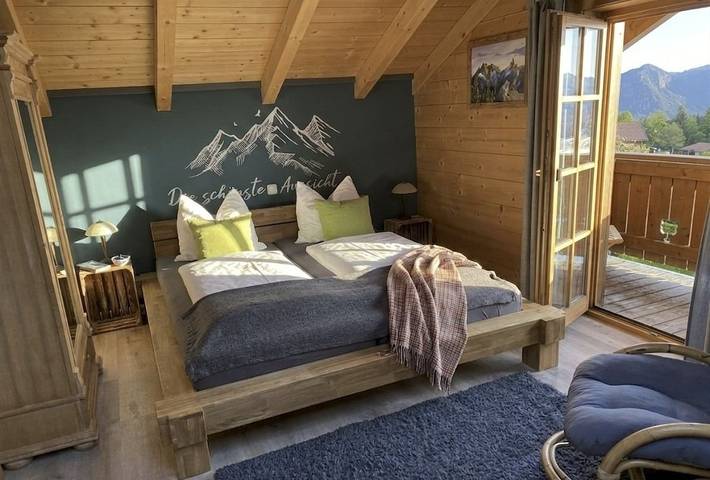 Ferienwohnung für 2 Personen, mit Balkon und Whirlpool sowie Terrasse und Sauna am Schliersee - 2