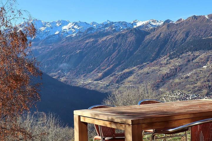 Gîte pour 7 personnes, avec Jardin dans Mase